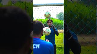 Kiper pemula wajib latihan ini!! buat reaksi & koordinasi tangan!! #shorts