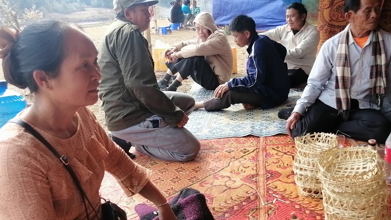 ລຳພວນ​ຊຽງ​ຂວາງ​ຕໍ່ແຍບ່າວສາວ​ลำพ​วน​เชียง​ขวาง​