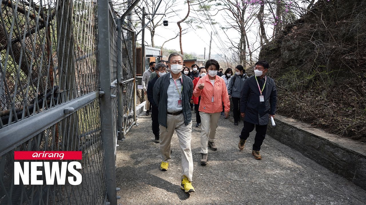 S. Korea reopens hiking trail behind Blue House for first time in 54 years