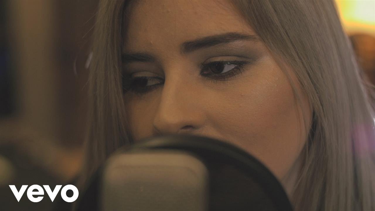 Mae Valley Glitter (Acoustic) YouTube