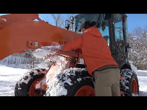 タイヤショベルZW40の雪下ろし 🌈 #hokkaido #snow - YouTube