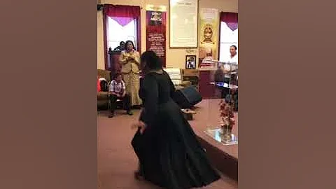 Ronnisha praise dancing