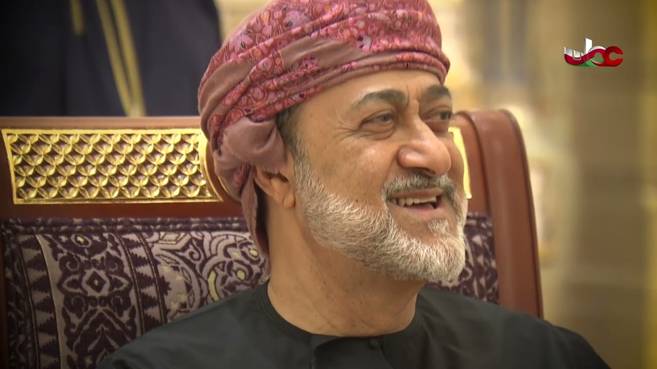 يقدّم الفنان أمير سالم علي عمله الوطني 