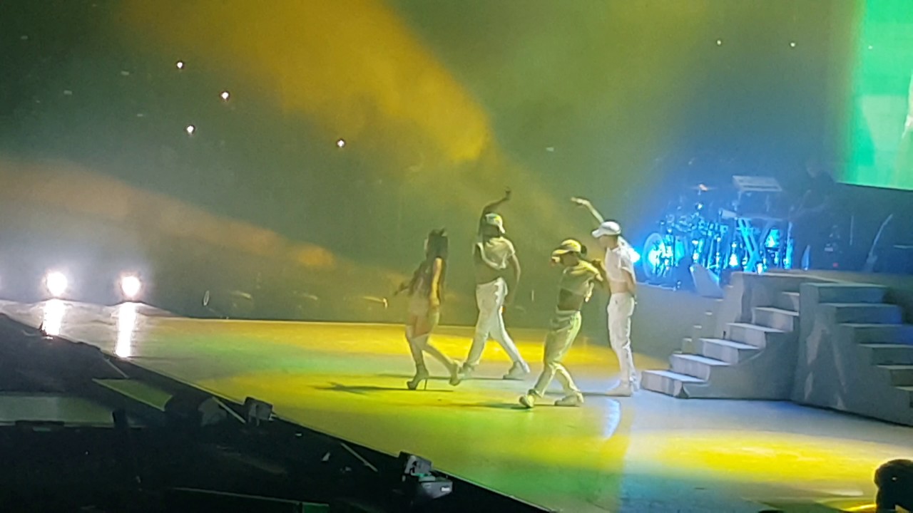 Ariana Grande - Greedy / Focus 03/07/2017 #DangerousWomanTour @ Movistar Arena. Chile