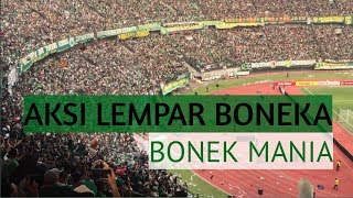 Aksi Lempar Boneka dari BONEK MANIA