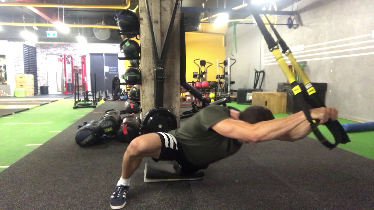 Half kneeling rollout with Suspension Trainer YouTube