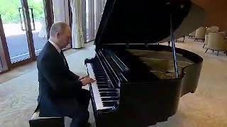 Russian President Vladimir Putin plays piano and the US president Donald Trump singing a very beauti