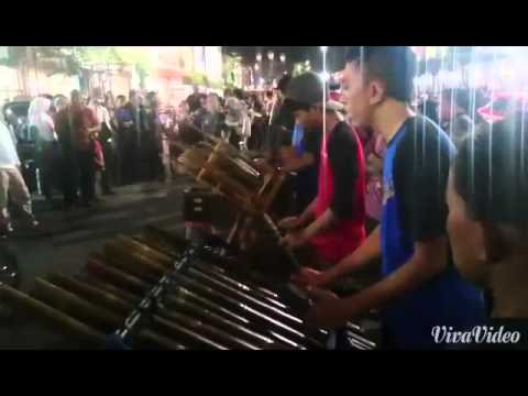 Music from the Road: Bamboo Music Street Performance