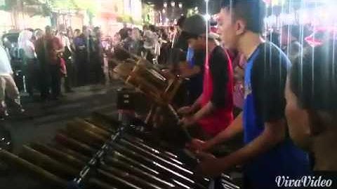 Bamboo Music at Malioboro St.