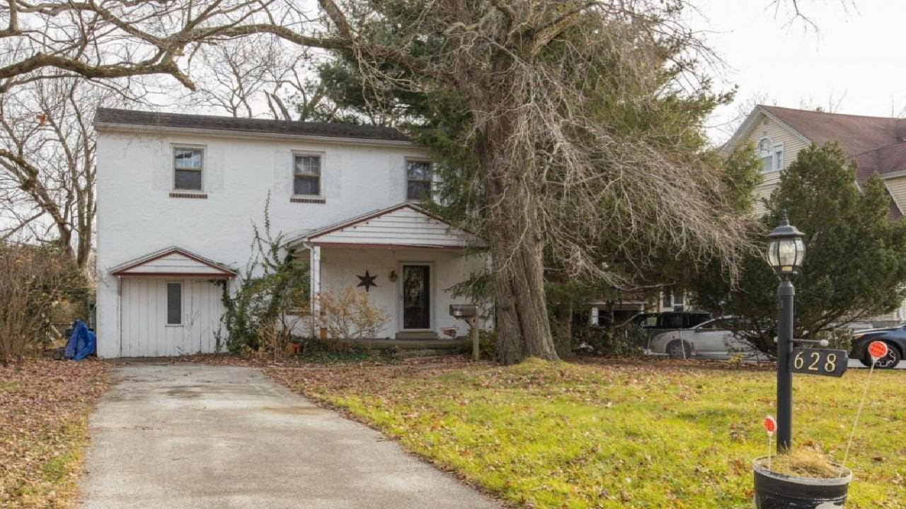 628 YALE AVENUE, MORTON, PA Presented by Stephanie Russel.