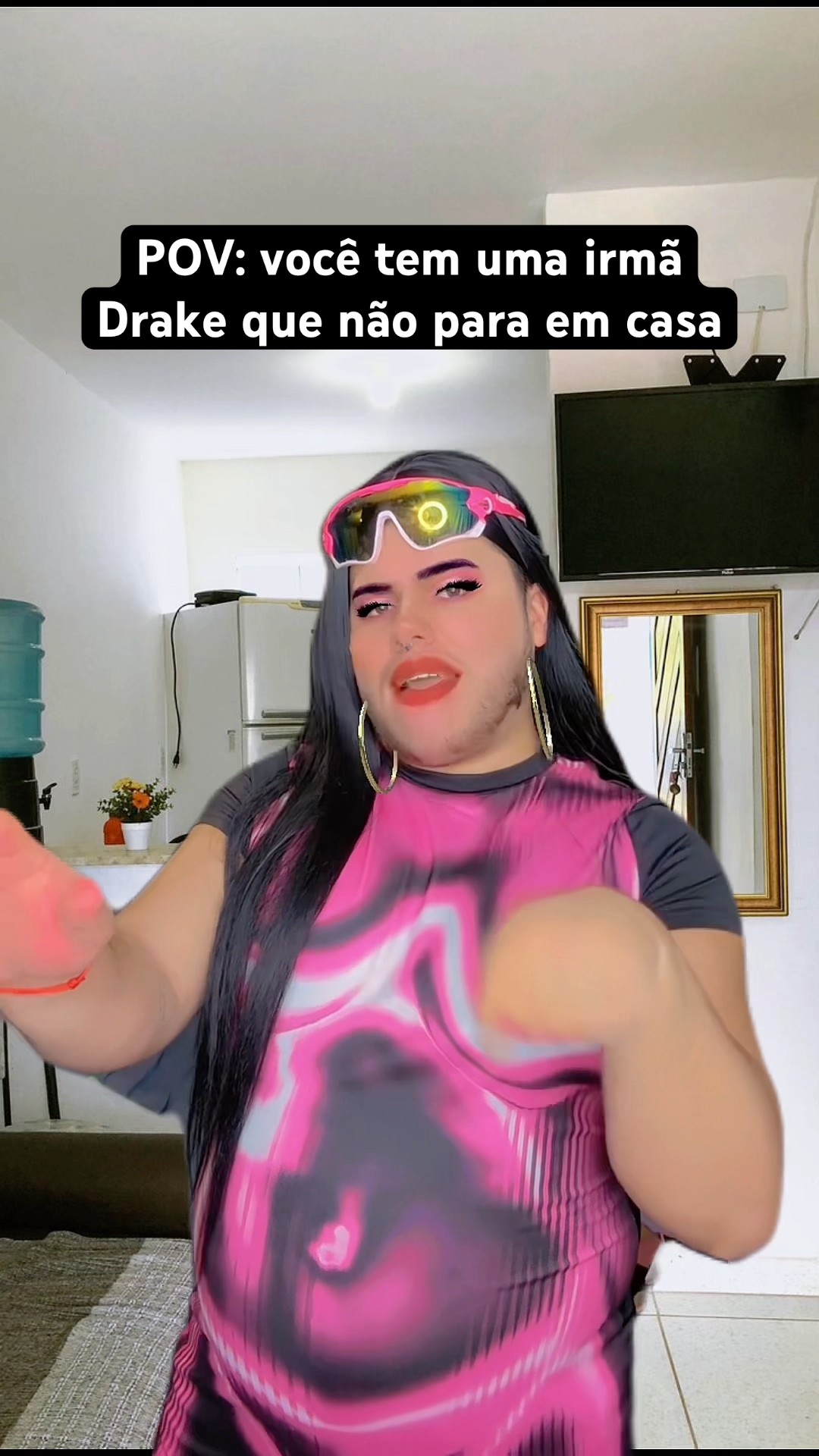 VOCÊ TEM UMA IRMÃ DRAKE QUE NÃO PARA EM CASA