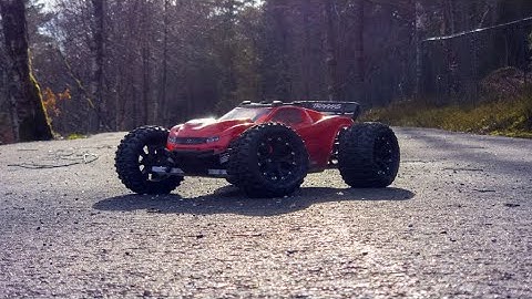 Traxxas Rustler 4x4 VXL | Stunt Machine | Double Backflip