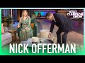 Nick Offerman Inspects Kelly Clarkson&#39;s 30 Rock Set For Safety