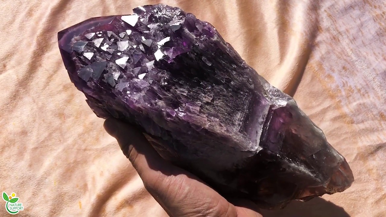 カテドラル アメジスト cathedral Amethyst 【Mineral Stone】 - YouTube