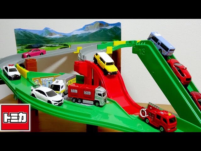 Tomica Change the course! Auto Mountain Drive Automatic