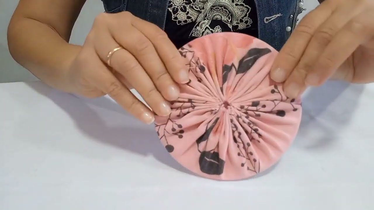 Porta Pano De Prato Decorado com Boneca e CD