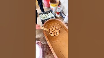 Making salted duck eggs: A traditional delicacy with a salty rich flavor and high nutritional value