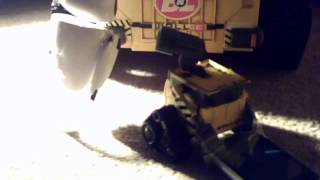 wall.e meets a androrid phone