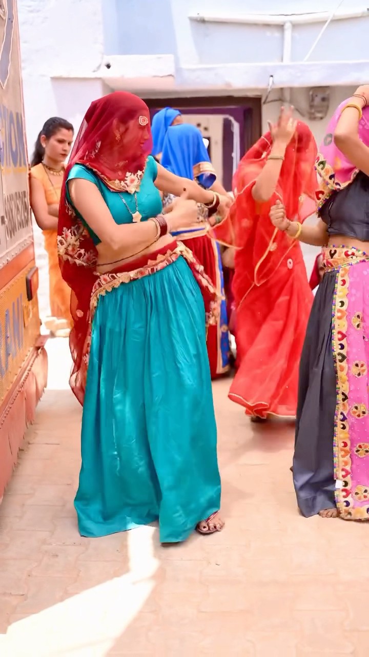 अब मन लगे सासरे में #shorts #dance #meenu #trending #ytshorts