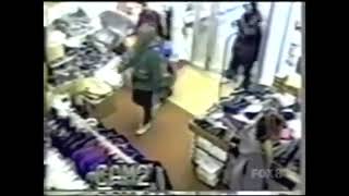 Four women pull off heist at clothing store | Most Shocking