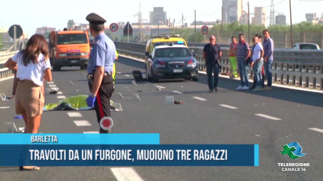 BARLETTA Travolti da un furgone muoiono tre ragazzi