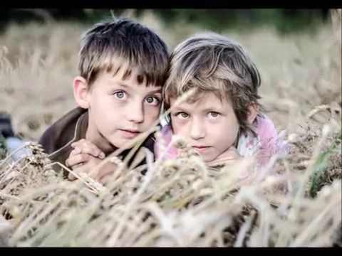 Wideo: Jak Fotografować Małe Dzieci