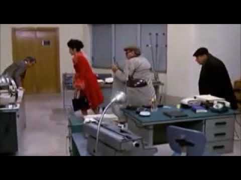 Fantozzi 1975   uscita da lavoro