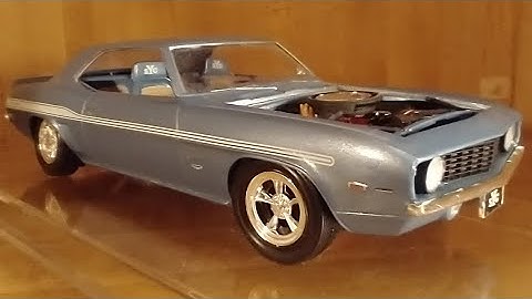Revell 1969 Chevy Camaro Yenko 1:25th scale model kit