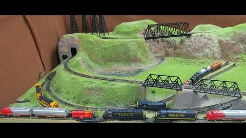 N-Scale Santa Fe diesel action on 2