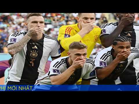 Video Fan Qatar cầm ảnh Ozil 'cà khịa' tuyển Đức - youtube