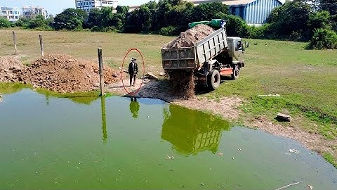 Start a New Project Landfill delete pond by skill bulldozer push soil with 5T dump truck