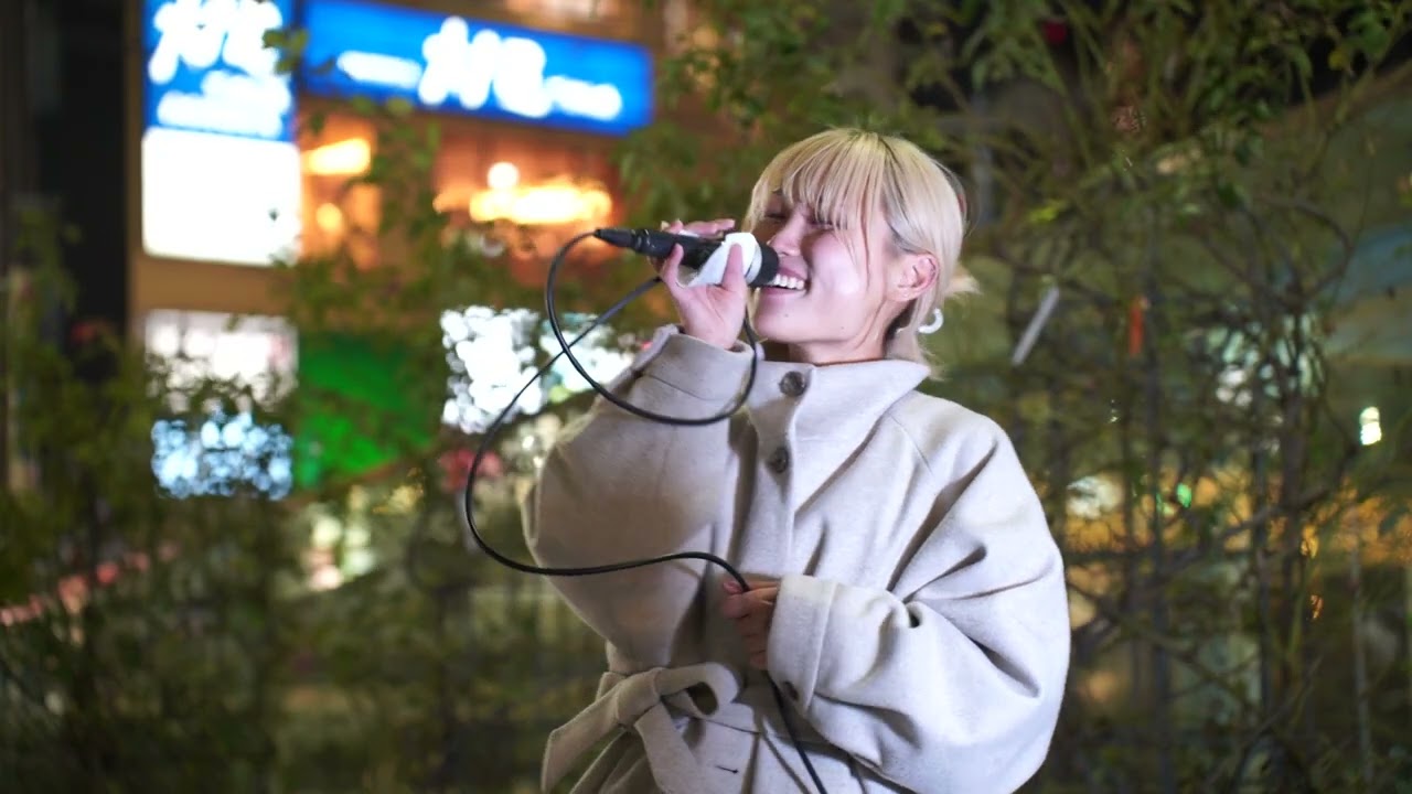 愛深「メリクリ/BOA」cover 大阪から遠征路上ライブ - YouTube