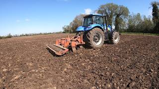 New Holland 8040 Preparing Maize Land ,last Muck Spread #farming #farm #agriculture
