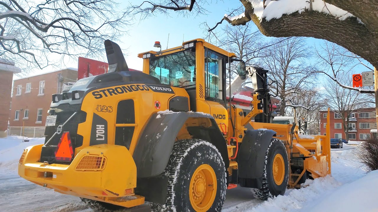 4K Montreal Snow Removal 2021 - Winter in Canada 