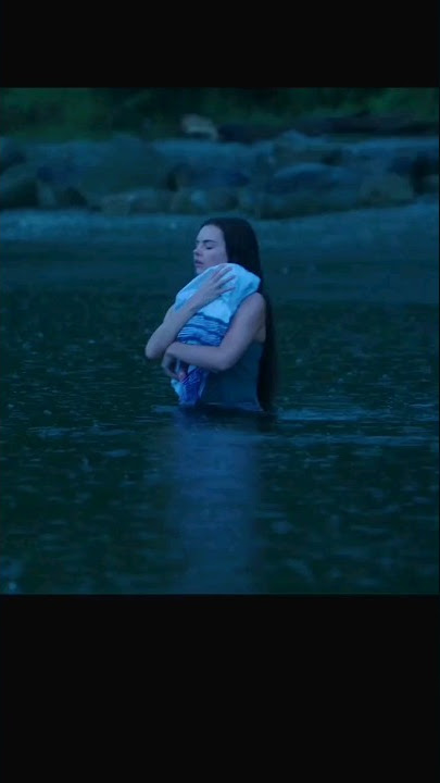 IS THIS MERMAID WOMAN CRAZY🤯😳#viral#mermaid#siren#movie #shorts#trending #ytshorts#viral#sea #baby