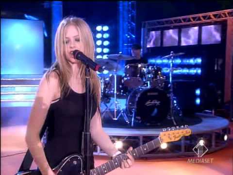  Avril Lavigne - Don't Tell Me live in Italy 20/07/04