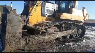 Гусеничный бульдозер Komatsu 275-A5