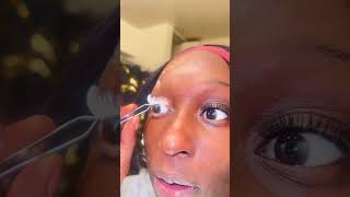 At home blonde cluster lashes for a soft glam. #blondelashes
