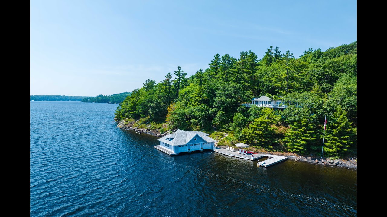 Lake Muskoka - Coveted Scarcliffe Shores Family Cottage Jewel $5,200,000