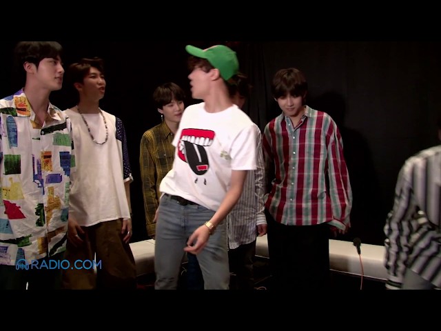 BTS EXCLUSIVE) BTS Mimic Iconic Dance Moves From Michael Jackson