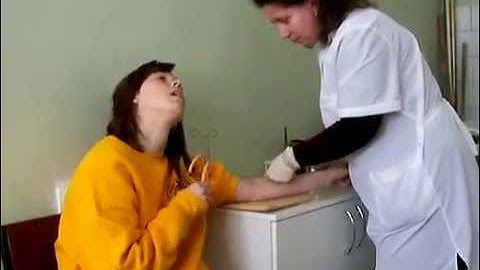 Девочка упала в обморок