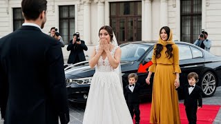 картинка: Он Хотел Осмеять Бывшую, Но Она Приехала На Tesla С Близнецами…