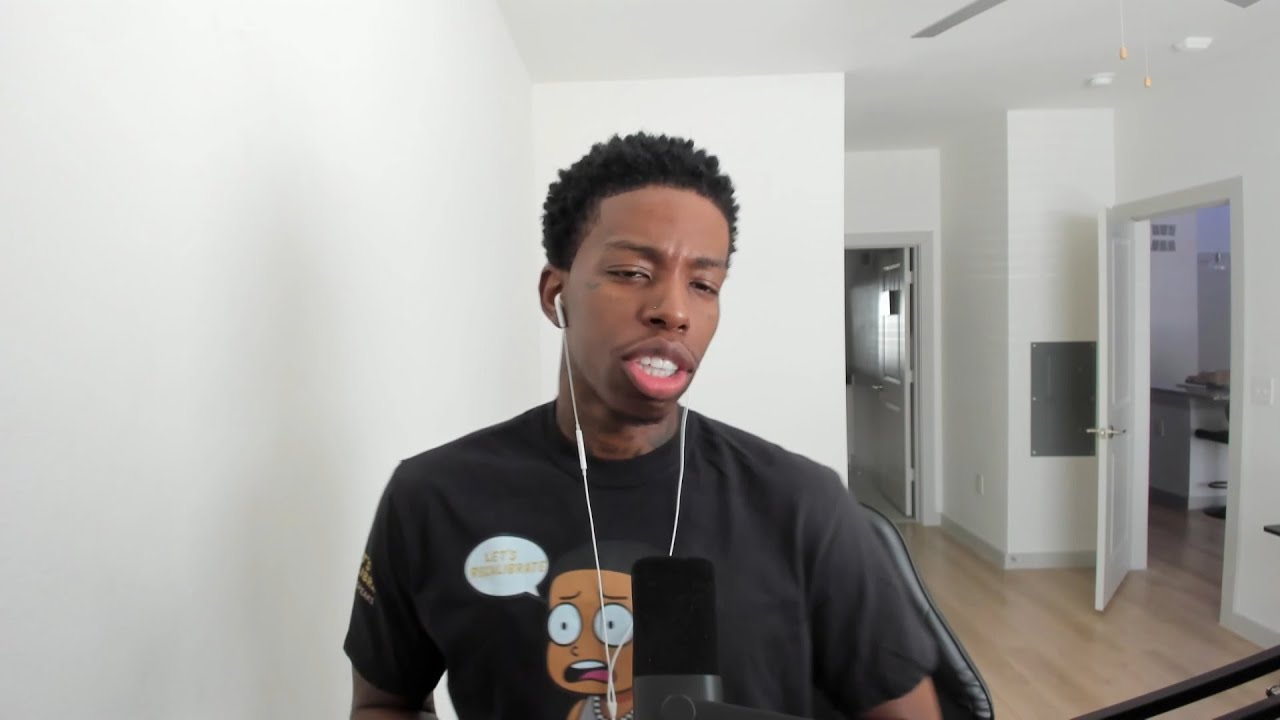 Она спросила: «Почему у меня нет девушки?», и это меня взбесило.