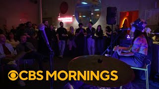 Why more singles are ditching dating apps and finding love offline this summer