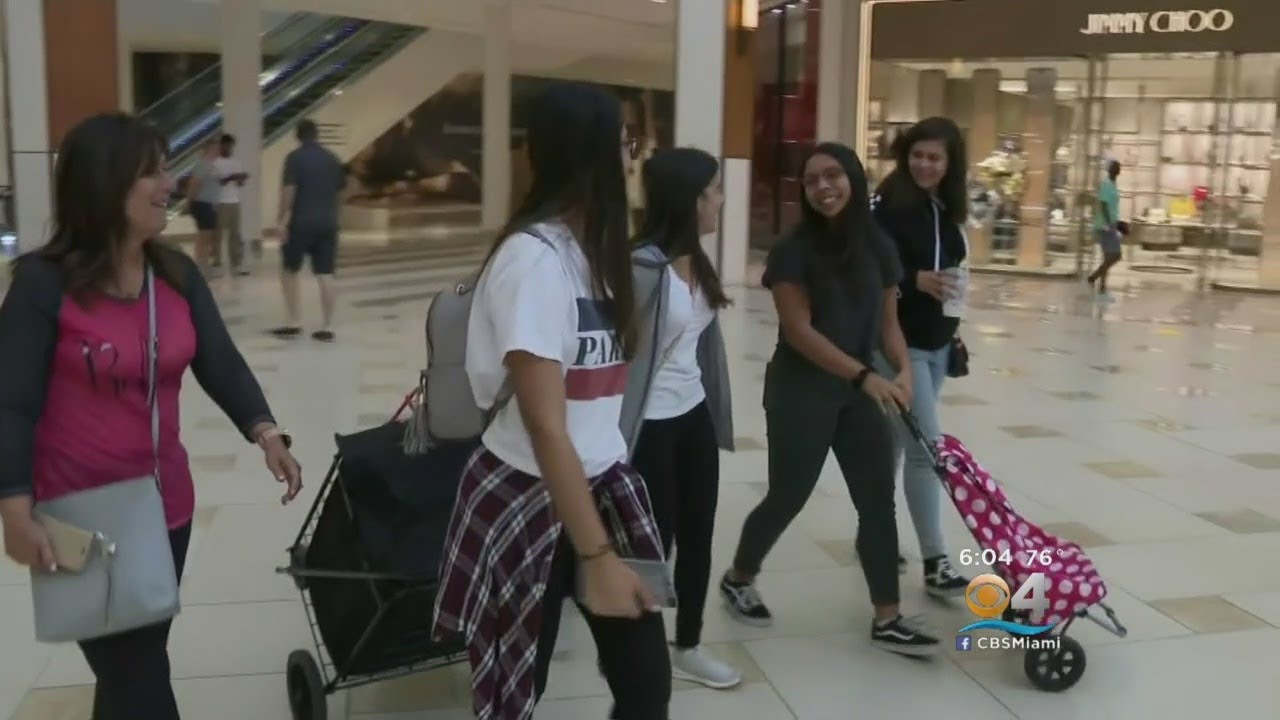 Black Friday Shoppers Hit The Stores In Search Of Deals - YouTube