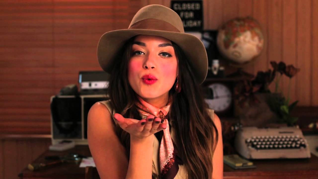 Benefit Cosmetics España - They're Real Colors - ¡Mascaras and Liners in Colors Beyond Belief!