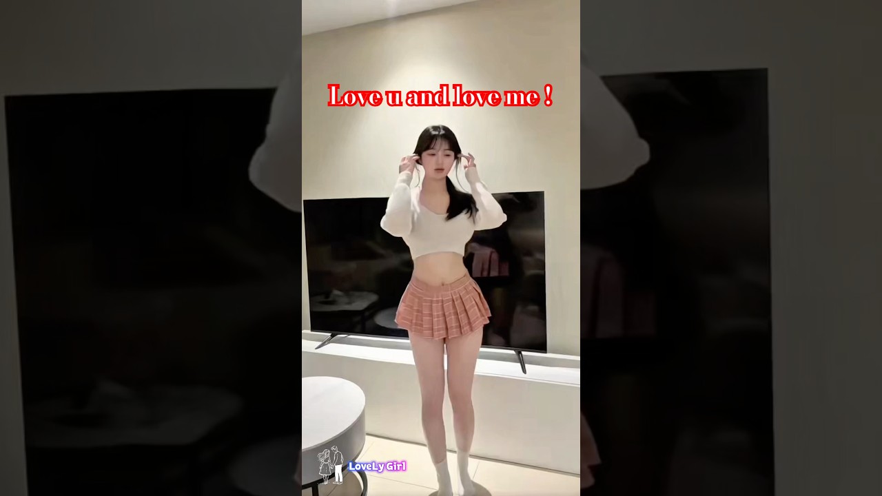 Gái Xinh Xuống Phố Cực Cuốn Hút | Khoảnh Khắc Đời Thường Đẹp Như Phim #Shorts