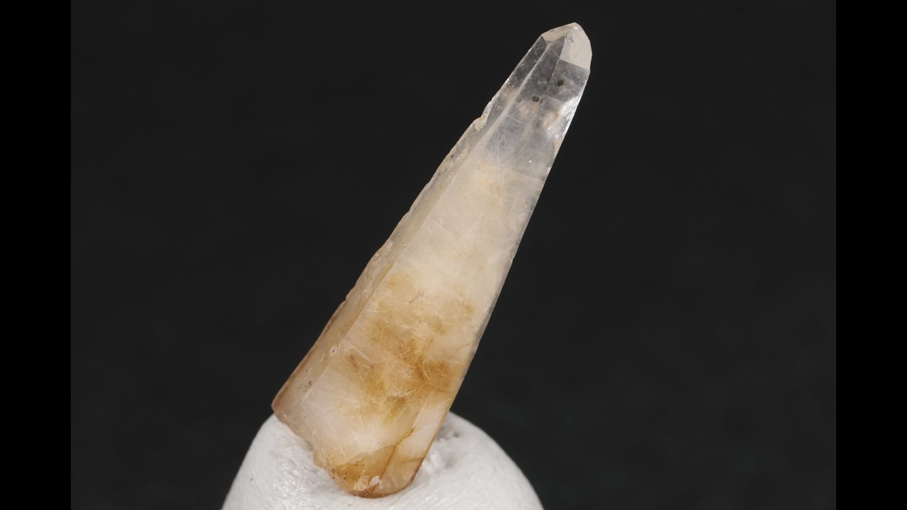 長野県川上村産ススキ入り水晶 結晶 0.9g / Japanese Quartz - YouTube