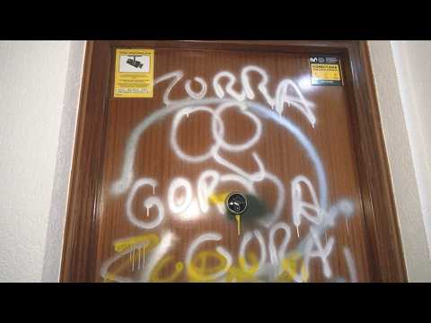 Sledgehammers, threats, and slashed tires: the terror of a neighborhood community in Retiro