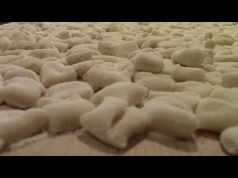 Video: Come Fare L'impasto Dell'acqua Bollente Per Gli Gnocchi